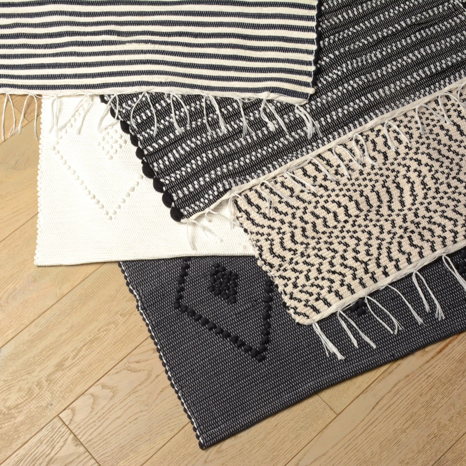 100% Cotton Area Rug - Bedroom, Nursery, Kitchen, Livingroom - Handmade 70x140cm
Opens in a new wind