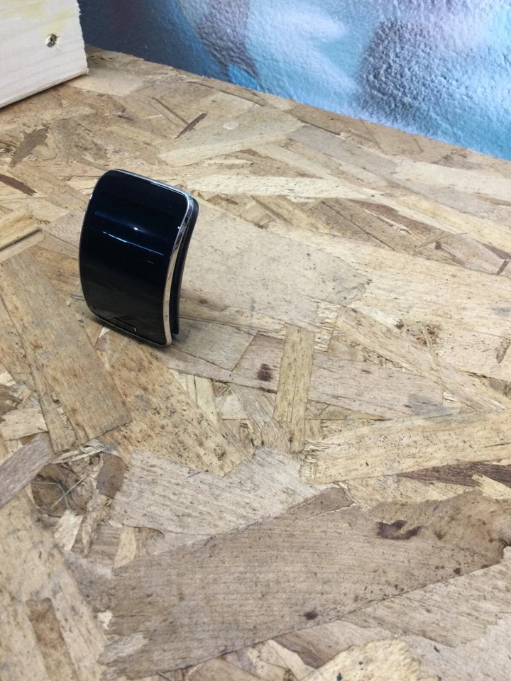 Reloj inteligente Samsung Galaxy Gear S SM-R750T curvo súper AMOLED PARA REPUESTOS - negro RS Foto 2 de 4