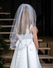 First communion veil with beads