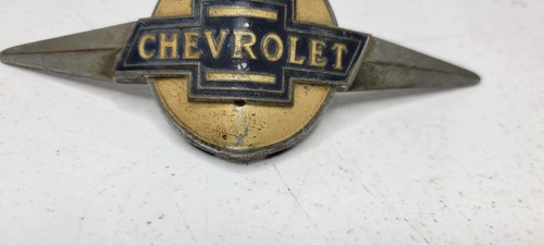 1934 1935 (1936 Truck) Chevy Radiator Grill Emblem Badge Chevrolet Broken - Picture 4 of 8