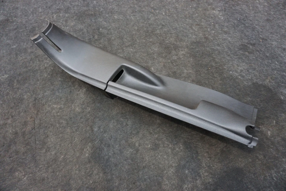 Set Left Right Interior B Pillar Trim Panel Black 15116076 Chevrolet SSR 2003-06 - Image 3 of 4