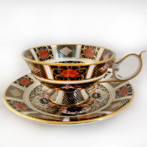 OLD IMARI Royal Crown Derby Cup & Saucer Footed Elizabeth NEW NEVER USED England - Picture 2 of 4