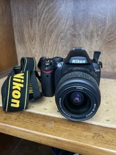 Nikon DSLR Camera D40 kit with AF-S DX Zoom 18-55mm lens And Bag