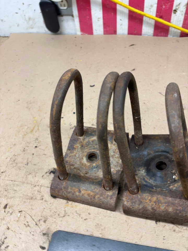 1970 1971 1972 K5 Chevrolet Gmc BLAZER K10 C10 LEAF SPRING U BOLTS MOUNT PLATES - Image 4 of 4