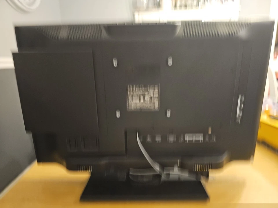 Proscan 24-Inch LED TV | 720p, 60Hz | DVD Player | PLEDV2488A-E model TESTED - Image 3 of 4