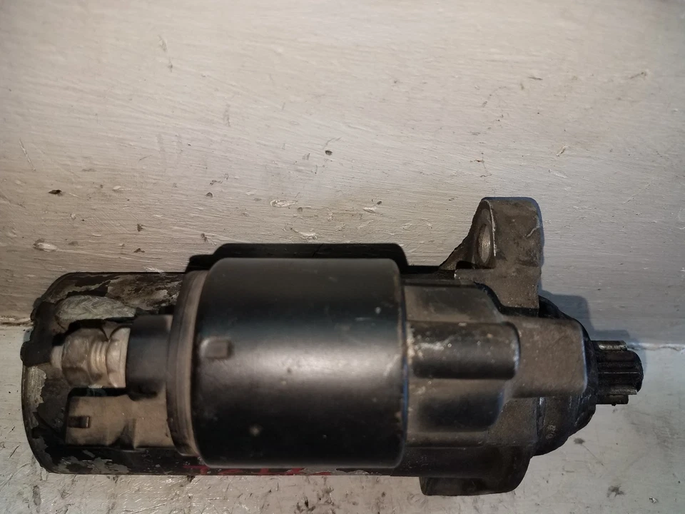 Motor de arranque Volkswagen Jetta 1999-2005 2,0 L 02A911023S (ZC31) Foto 2 de 3