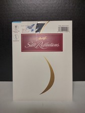 Hanes Silk Reflections Silky Reflections Control Top Sandlefoot CD Barely Blac