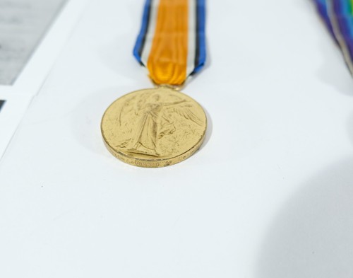 BWM & Victory Medal Ribbons 44942 Pte Arthur Cowley M.G.C. With Miniatures Z15 - Picture 10 of 17