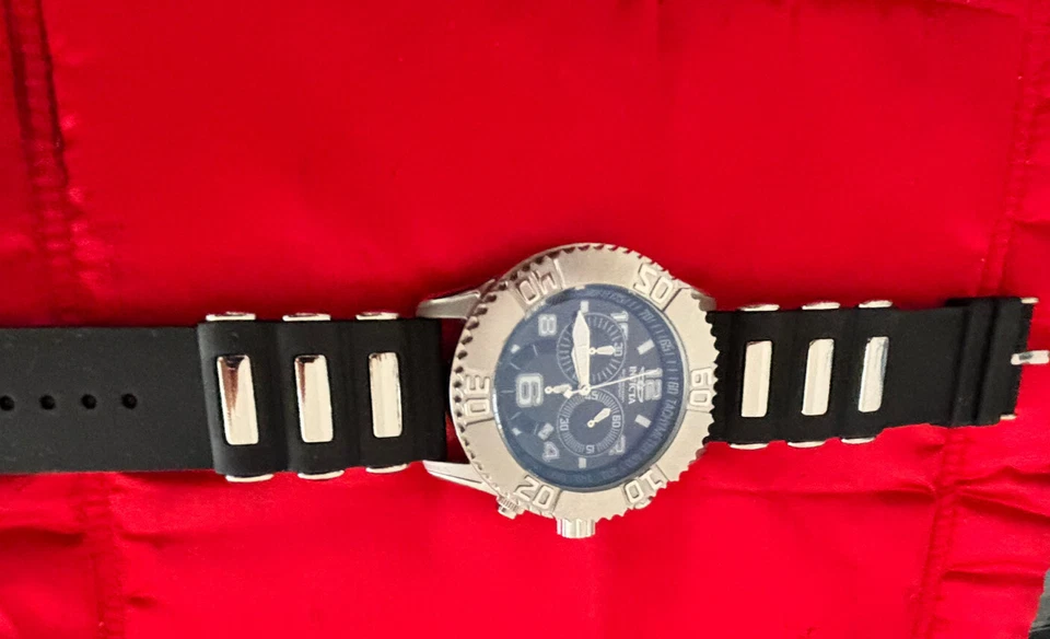 NUEVO RELOJ INVICTA 6708 SEASPIDER SUIZO DE CUARZO PARA HOMBRE 100 m C/R 504 D CALIBRE 316L Foto 4 de 4