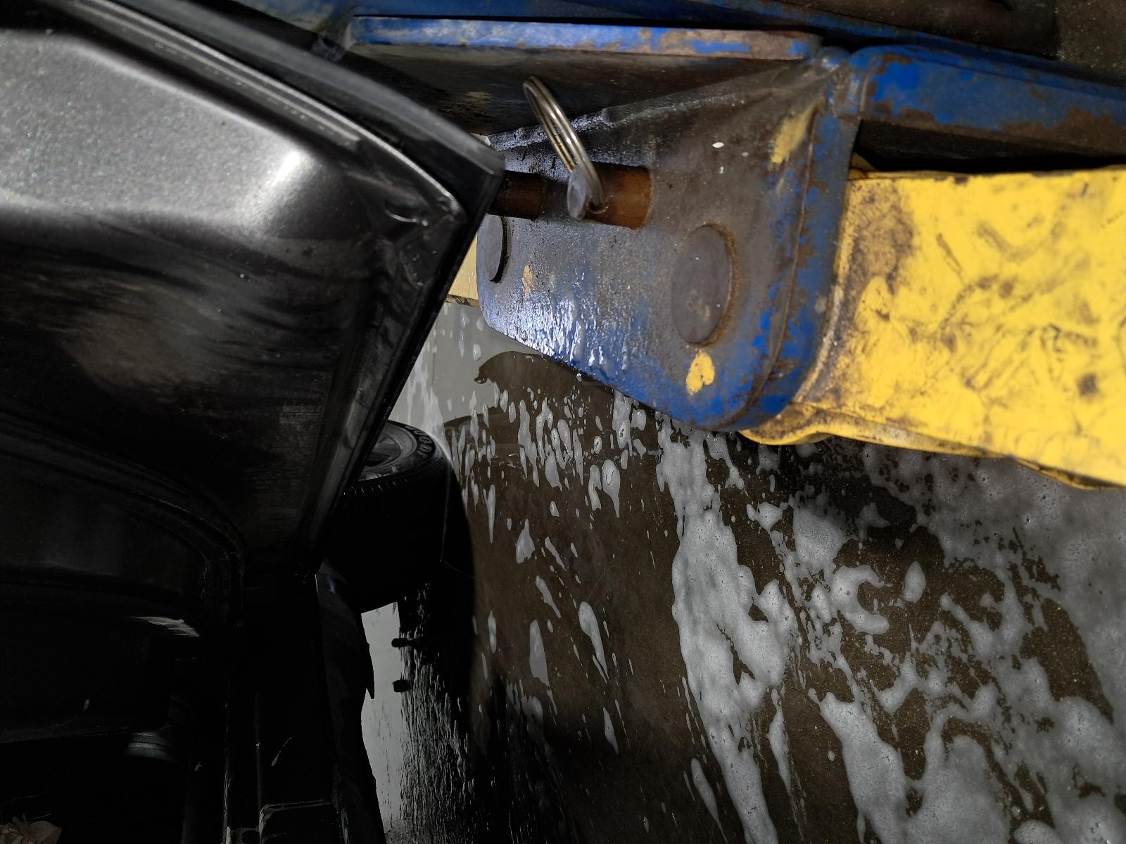 Used Deck Lid fits: 2018 Jeep Cherokee w/rear view camera privacy tint glass Gra