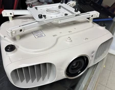 Epson PowerLite Home Cinema 3010 3LCD (For parts Only not working)