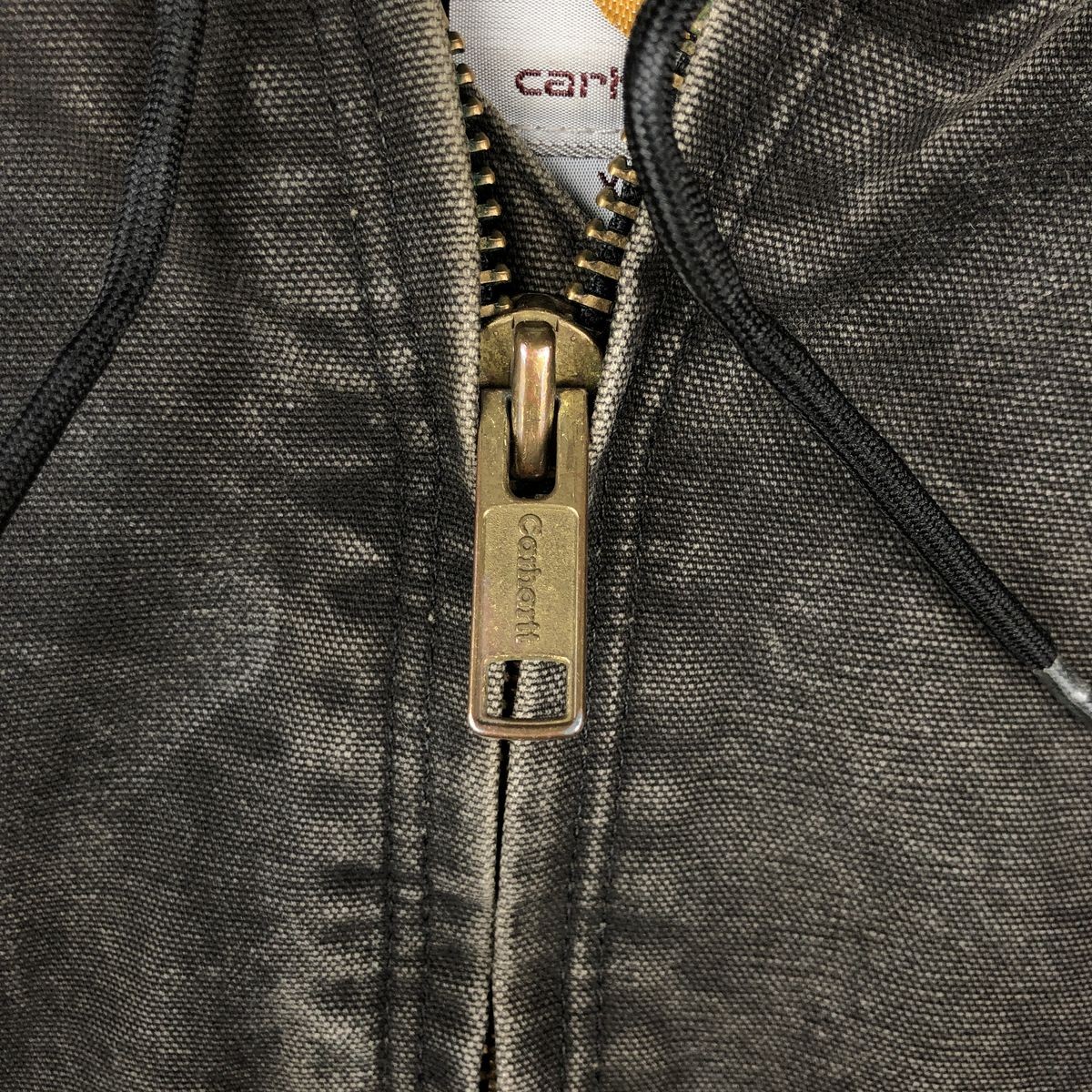 Used Carhartt padded hooded duck vest size XL (men's) thumbnail 7