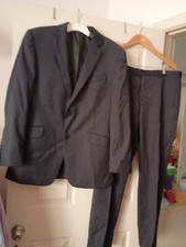 men's suit set v new. 100 wool