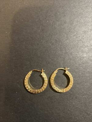GC SIGNED 14K YELLOW GOLD DIAMOND-CUT HOOP EARRINGS
