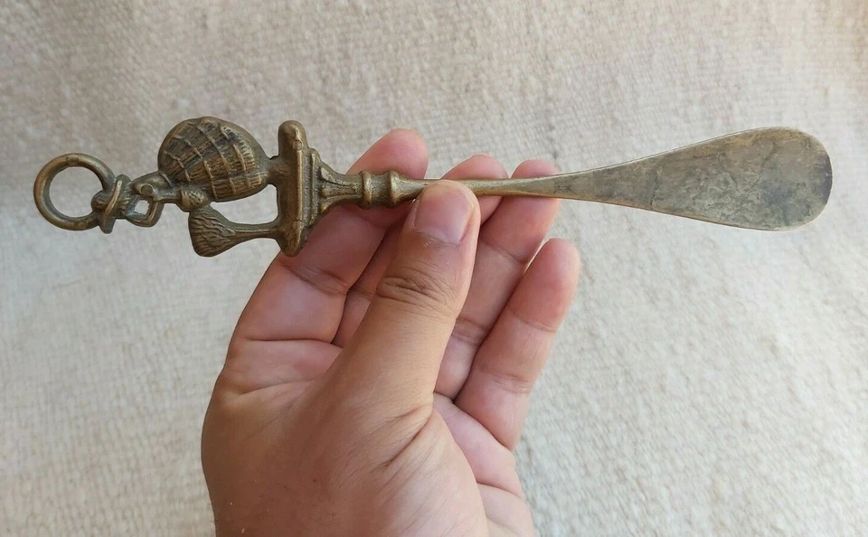 Lovely Vintage Antique Solid Bronze Handled Shoe Horn Carved Lady Very Stunning - Image 2 of 4