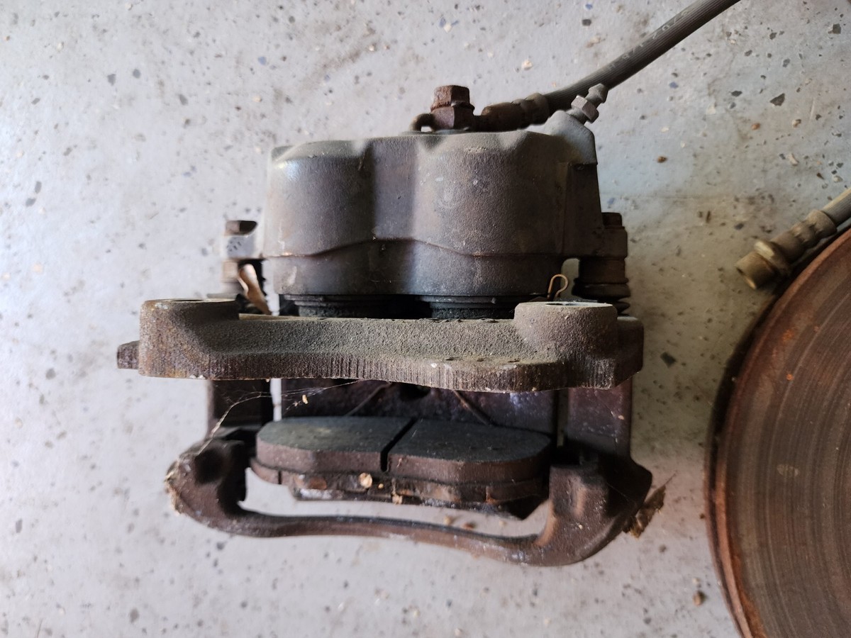 チョッチページ Toyota Chaser JZX90 Left And Right Front Brake Caliper And