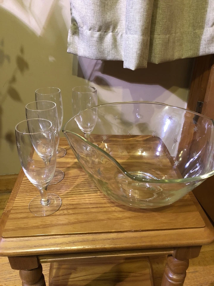 Vintage MCM Starburst Etched Glass Punch Bowl With 4 Stemmed Glasses - Image 3 of 4