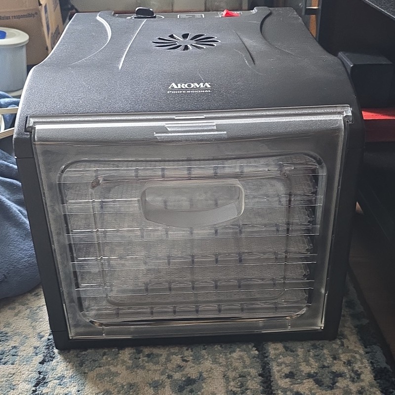 Aroma Professional Electric Food Dehydrator, 6 Tray, Temperature Control, Black