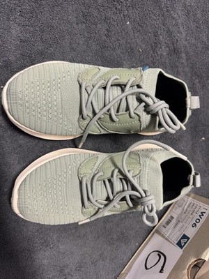 VESSI W06 STYLE: EVERYDAY MOVE SNEAKER COLOUR: ALGAE GREEN