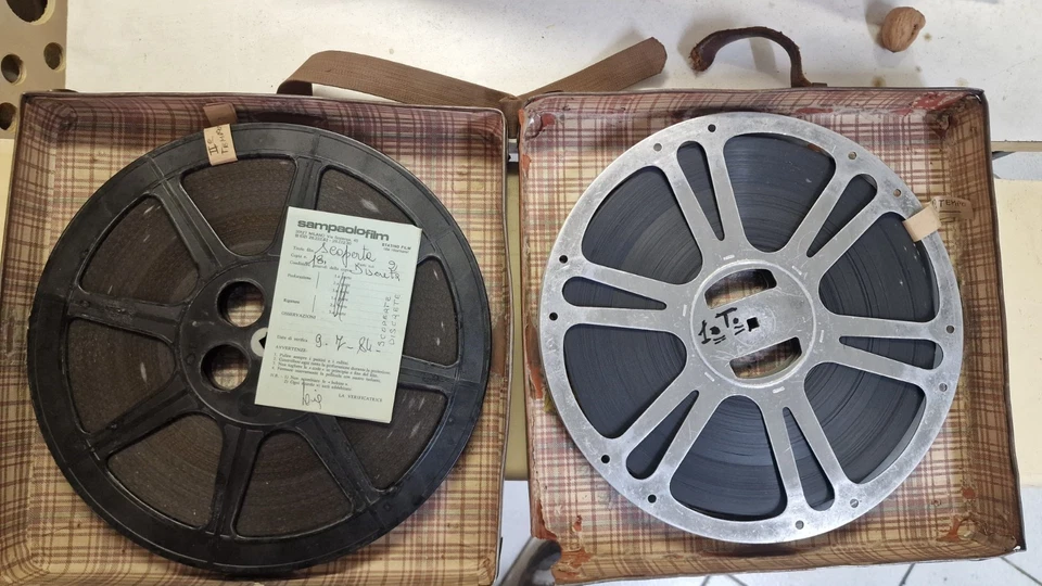 proiettore cinema Fumeo in ottime condizioni. Bobine da vendere insieme o separa - Immagine 2 di 4