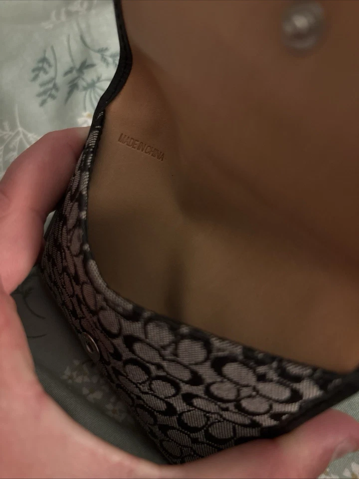 Coach Women's Leather Wallet, Signature Monogram. Black And Grey - Imagem 4 de 4