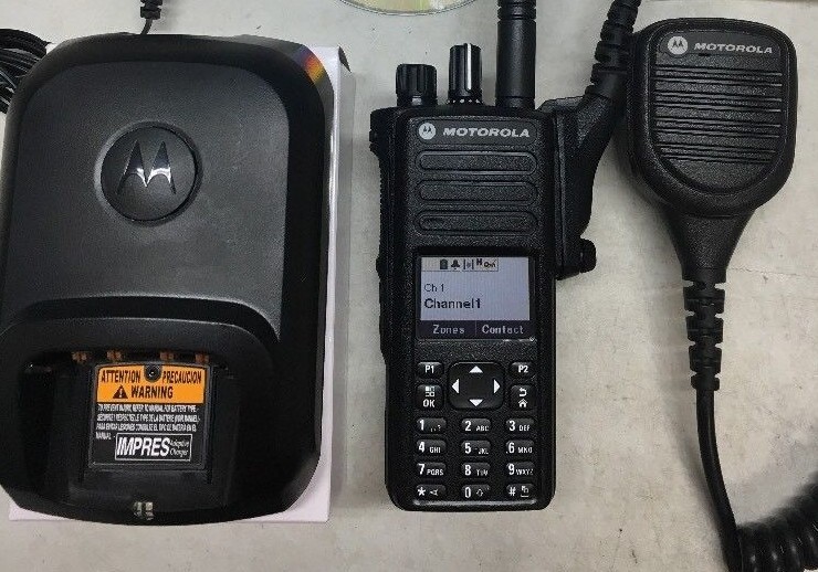 Motorola MotoTRBO XPR7550 UHF 403-512mhz digital radio