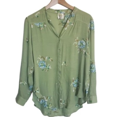 Fig & Flower Green Floral Embroidered 1x  Rolled Sleeve Button Front Blouse