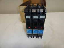 Lot of 3 Siemens ED21B015 I-T-E Circuit Breaker 120VAC 125VDC 50/60Hz 15A