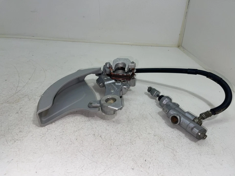 2005 Yamaha WR250F Rear Caliper Master Cylinder - Imagem 2 de 4