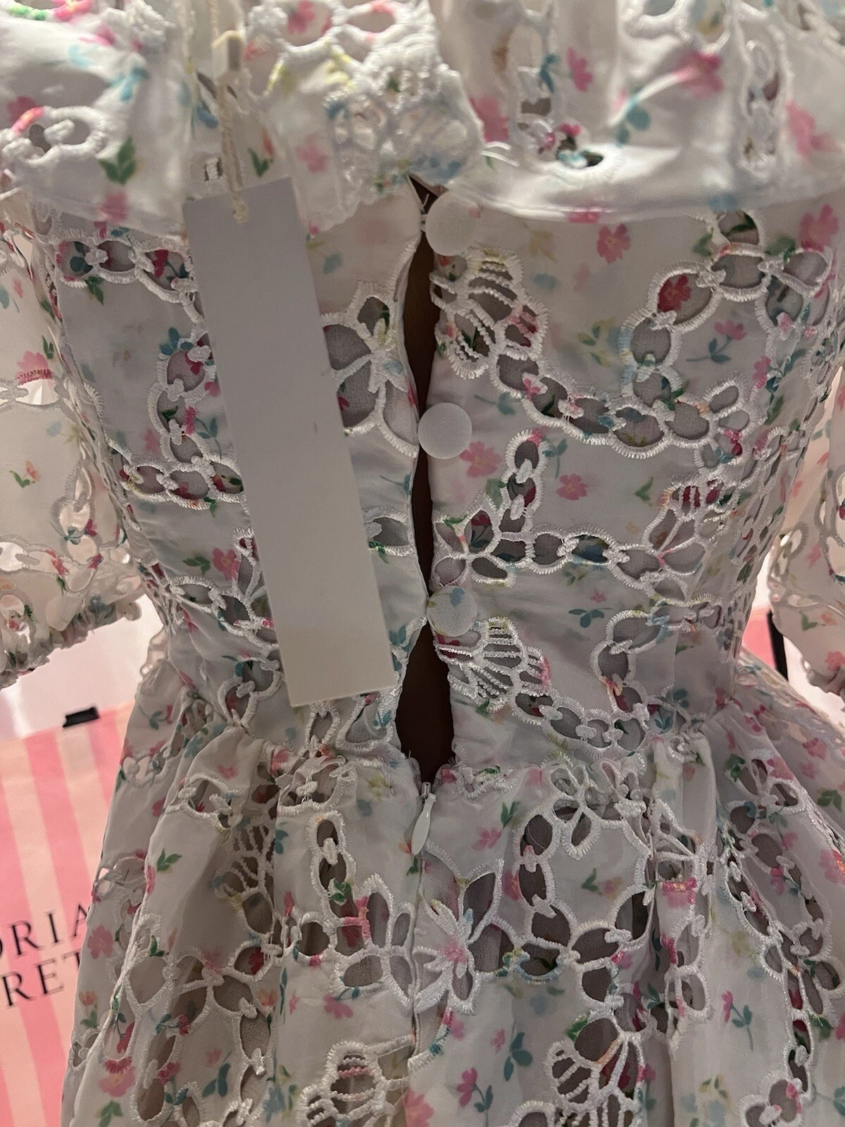 UNDERCOVER FOR LOVE & LEMONS per Victoria Secret Mini Abito Magnolia Bianco Floreale Piccolo