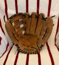 NICE MIZUNO MAX FLEX, STEERHIDE BASEBALL GLOVE. FULL RE-LACED. R-throw.