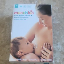 Munchkin Flow Nipple Shield BPA-Free Silicone Clear Medium 20mm with Case