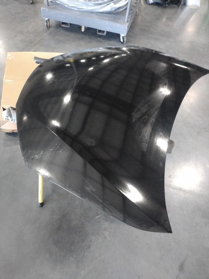 Capó usado se adapta a: Toyota Corolla 2017 grado A Foto 2 de 4