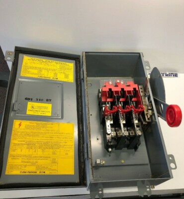 NEW, CUTLER-HAMMER, DH321FDK, HEAVY DUTY SAFETY SWITCH, 30A,3POLE, TYPE 12(15D-4
