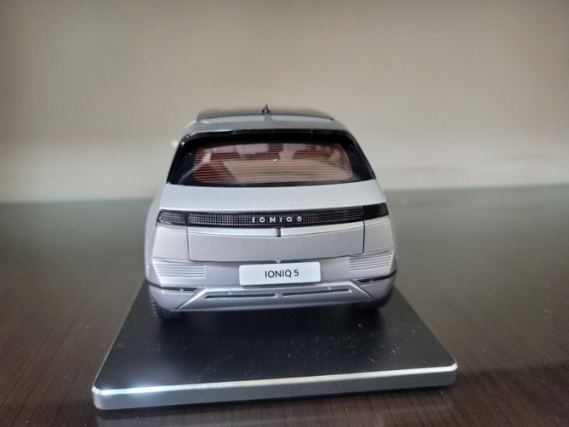Hyundai IONIQ 5 matte Gold 1:18 Diecast | eBay