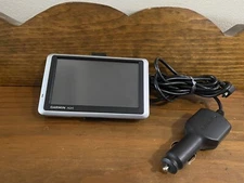 Garmin Nüvi 1300 Automotive Mountable GPS bundle