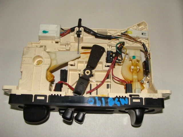 ISUZU RODEO PASAPORTE CALENTADOR AIRE ACONDICIONADO CONTROL DE TEMPERATURA Controlador Foto 2 de 3