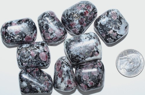 Espinela AAA Tanzania en matriz / 9 piezas / 6,90 oz (195,61 gr) 3533 - Imagen 5 de 6
