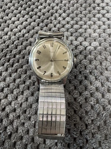 Timex Men's Mercury 32mm Mechanical Watch 1969 Vintage 10302469