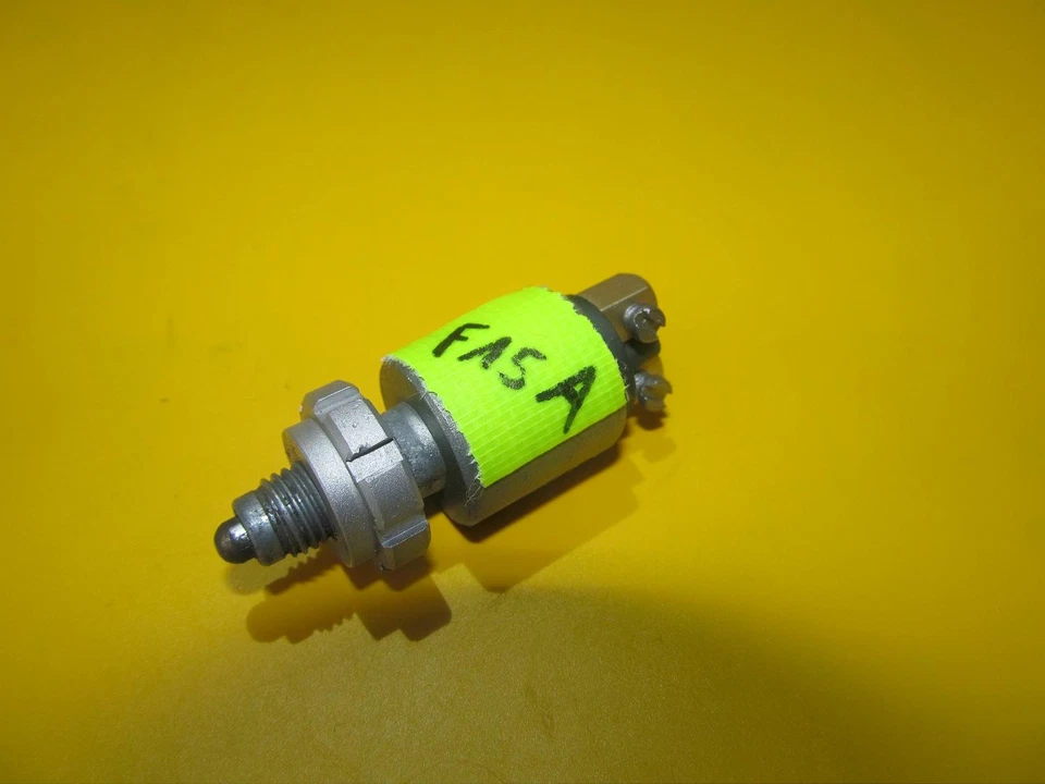 Schalter Bremslicht Bremslichtschalter BMW R50 R60 R75 R90 /5 /6 brake switch - Bild 1 von 1