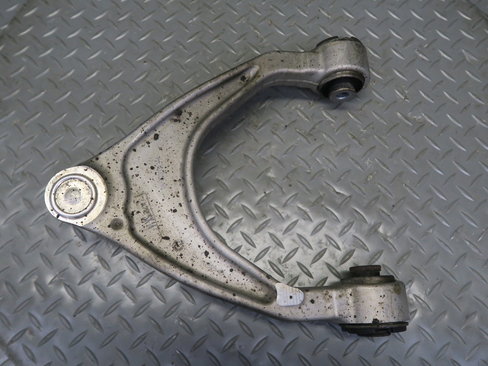2017-2020 MASERATI LEVANTE M161 FRONT RIGHT SUSPENSION UPPER CONTROL ARM