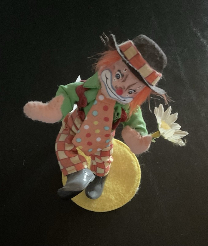 Annalee Mobilitee Doll 5" Clown with Daisy  2007