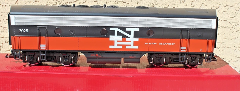 BEAUTIFUL LGB 28582 NEW HAVEN F7-B UNIT Diesel Sound Locomotive~LIKE NW in Box - Image 2 of 4