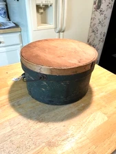 1800S 11 1/4" IN DIAMETER REMAINS OF BLUE/GREENPAINT PANTRY BOX WITH WOOD HANDLE