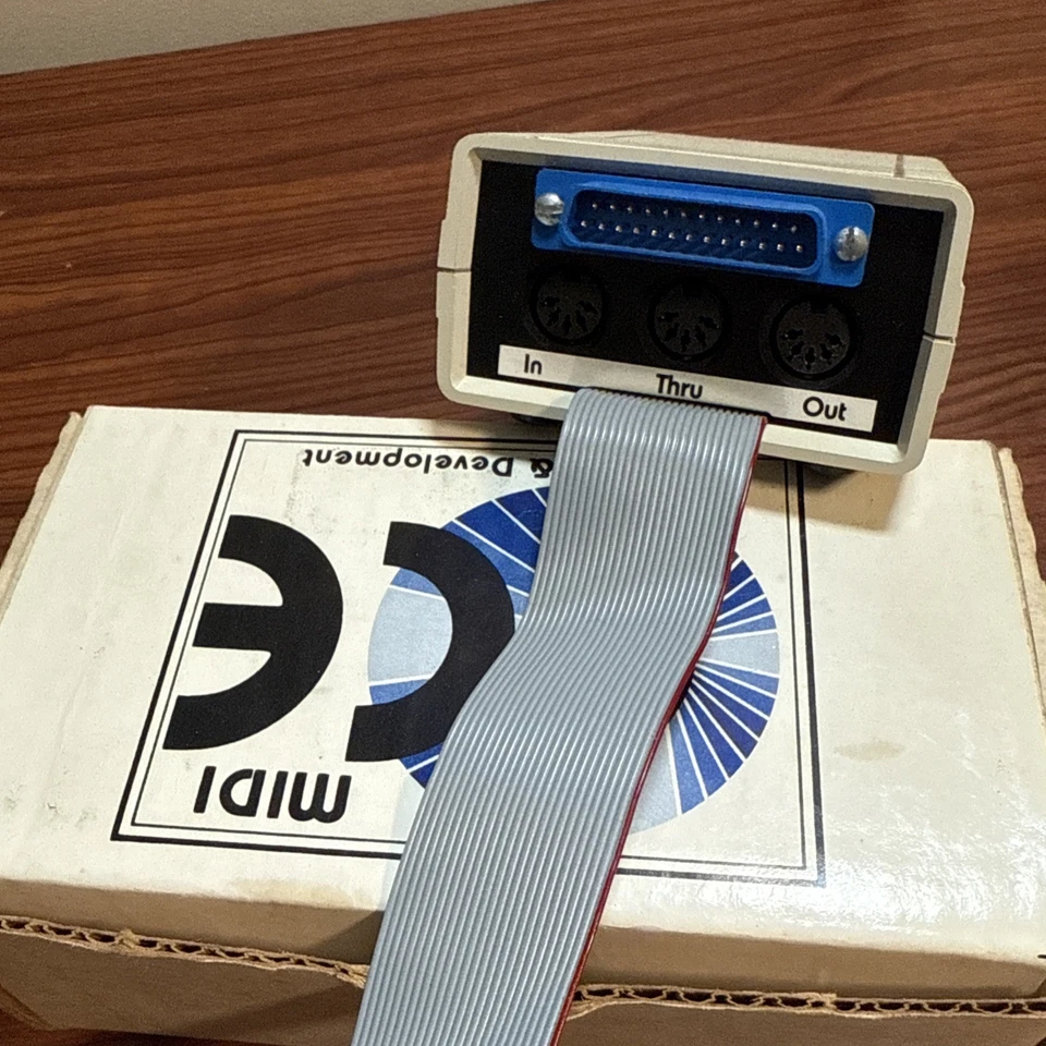 Commodore Amiga ECE MIDI RS-232 Switch Vintage in original box - Image 2 of 4