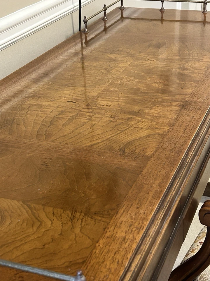 Escritorio consola campaña Mid-Century Lane - Galería de latón - Nogal burl - Raro Foto 4 de 4