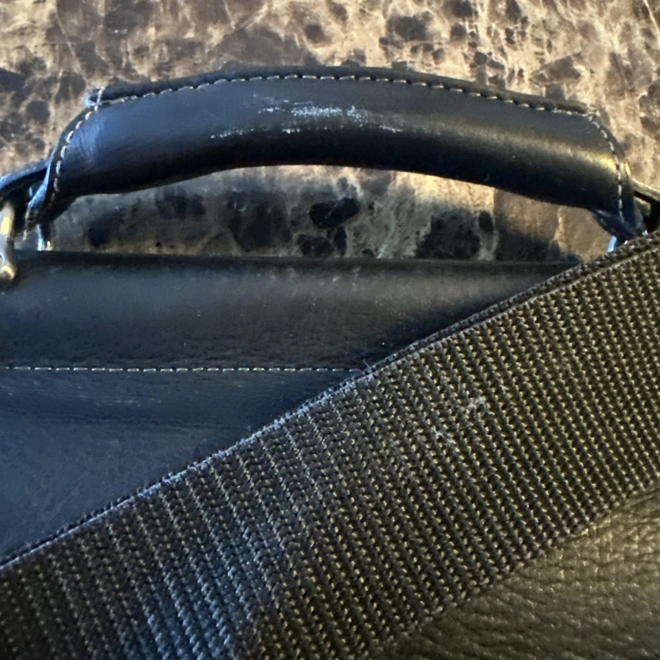 Kenneth Cole Black Leather Computer Case/Bag/Backpack - Image 4 of 4