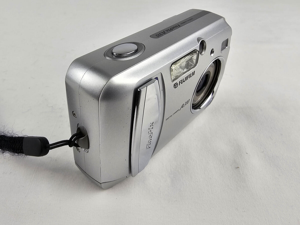 Fujifilm Finepix A310 Silver Digital Camera with Case | eBay Fujifilm Finepix A310 Silver Digital Camera with Case | eBay
