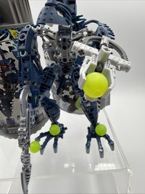 LEGO Bionicle Piraka Vezok (8902) - 100% Complete Set with Free Shipping