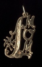 New 14K 1.38 Gram 25mm Solid Yellow Gold " 1 MOM" Word Accent Pendant Charm gS